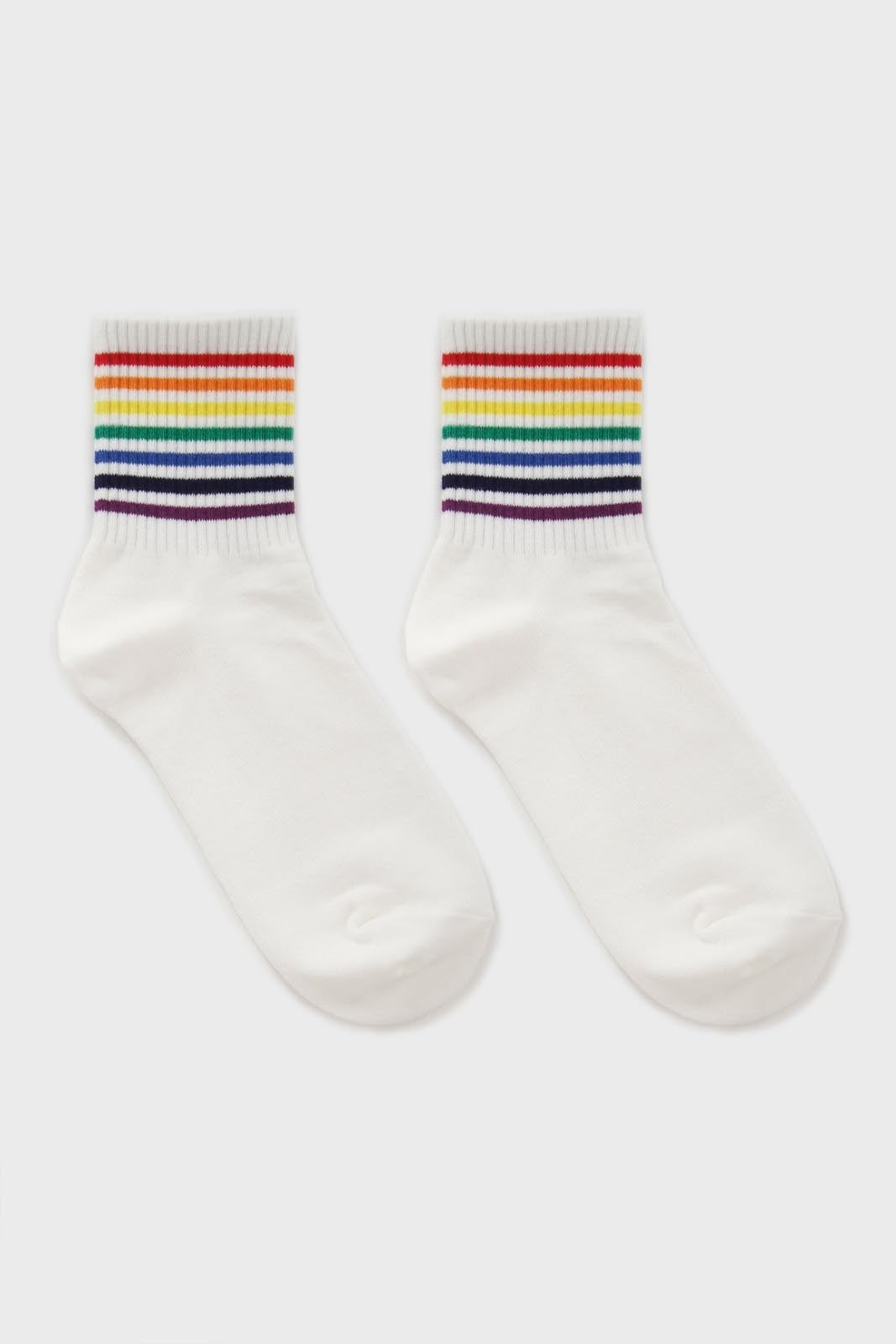 White spaced rainbow ankle socks_3