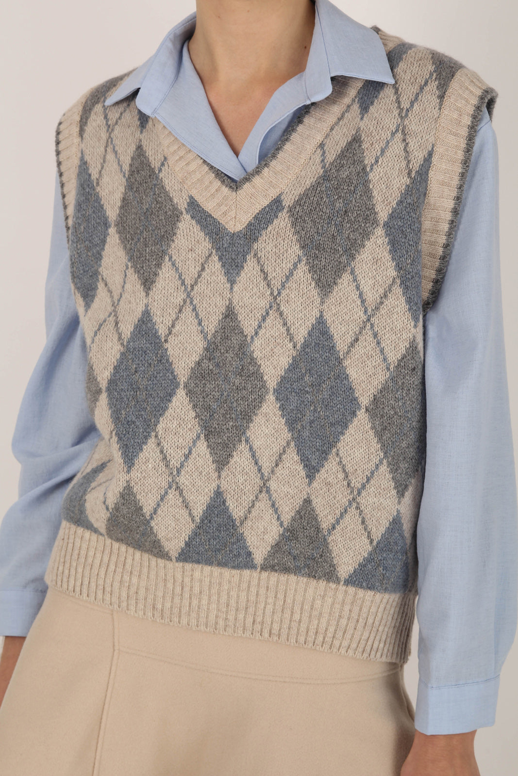 Ivory and pale blue argyle wool blend sweater vest_3