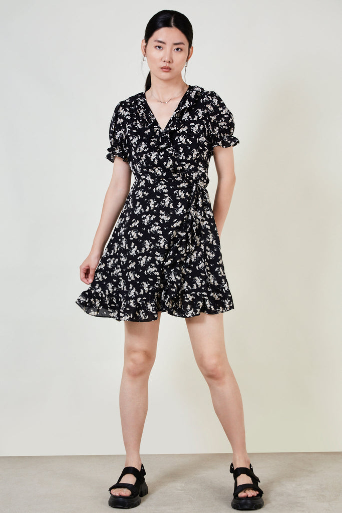 Black floral print short sleeved ruffle dress_4