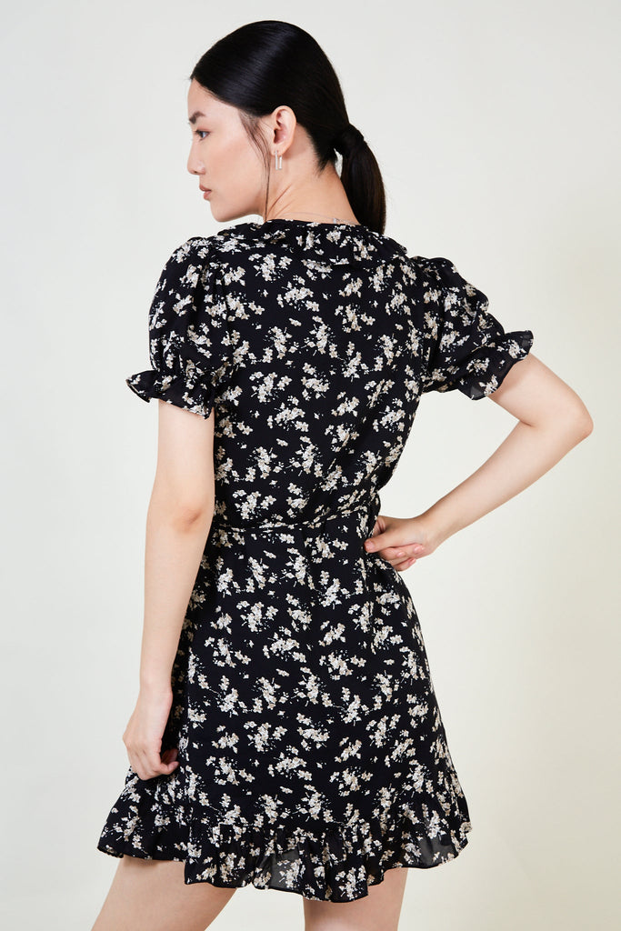 Black floral print short sleeved ruffle dress_3