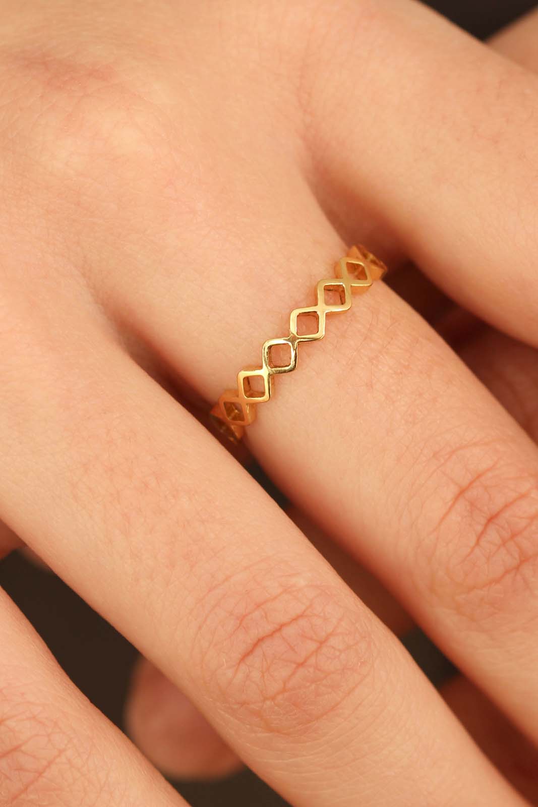Gold zig zag diamonds ring_3