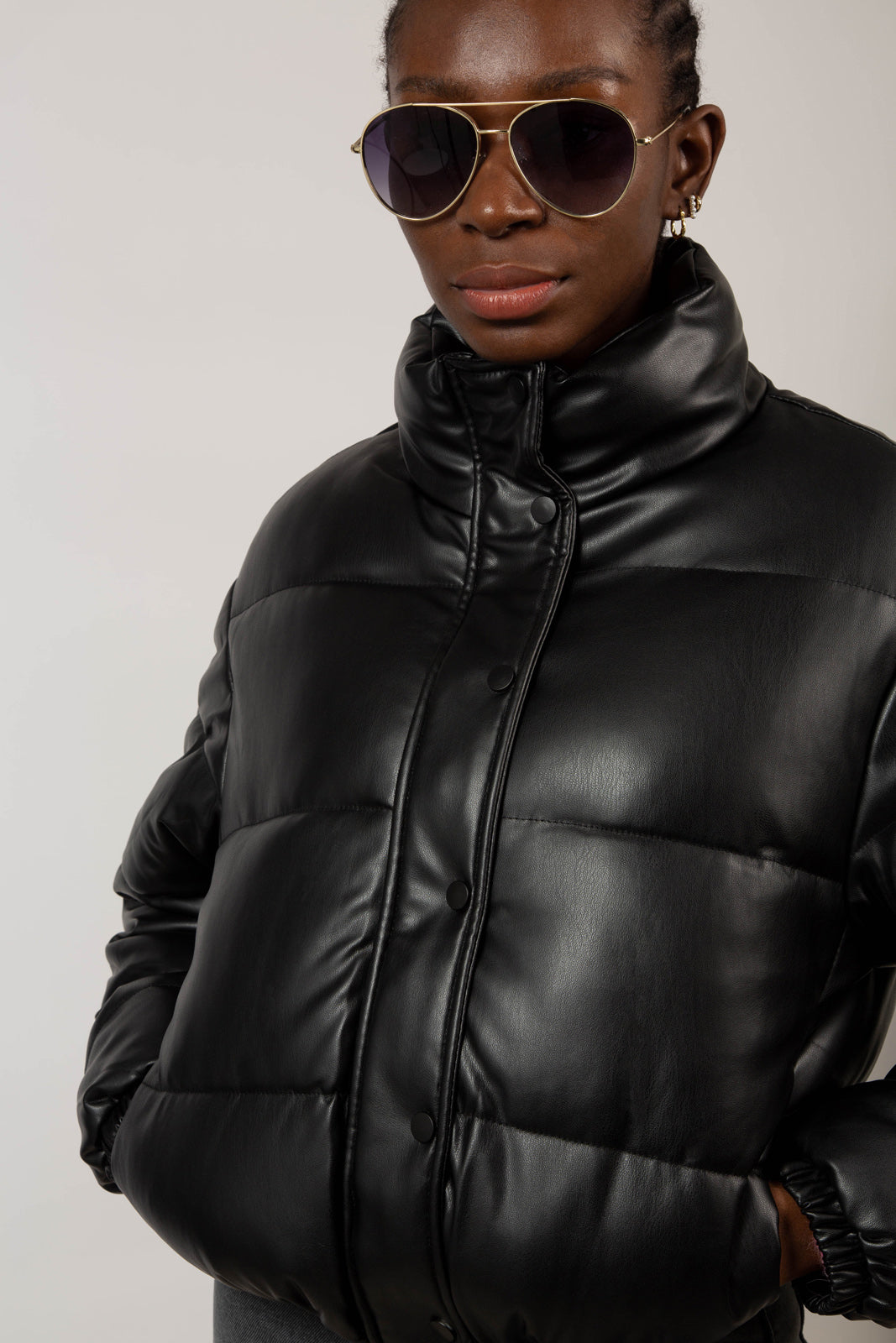 Black vegan leather cropped puffer jacket_1