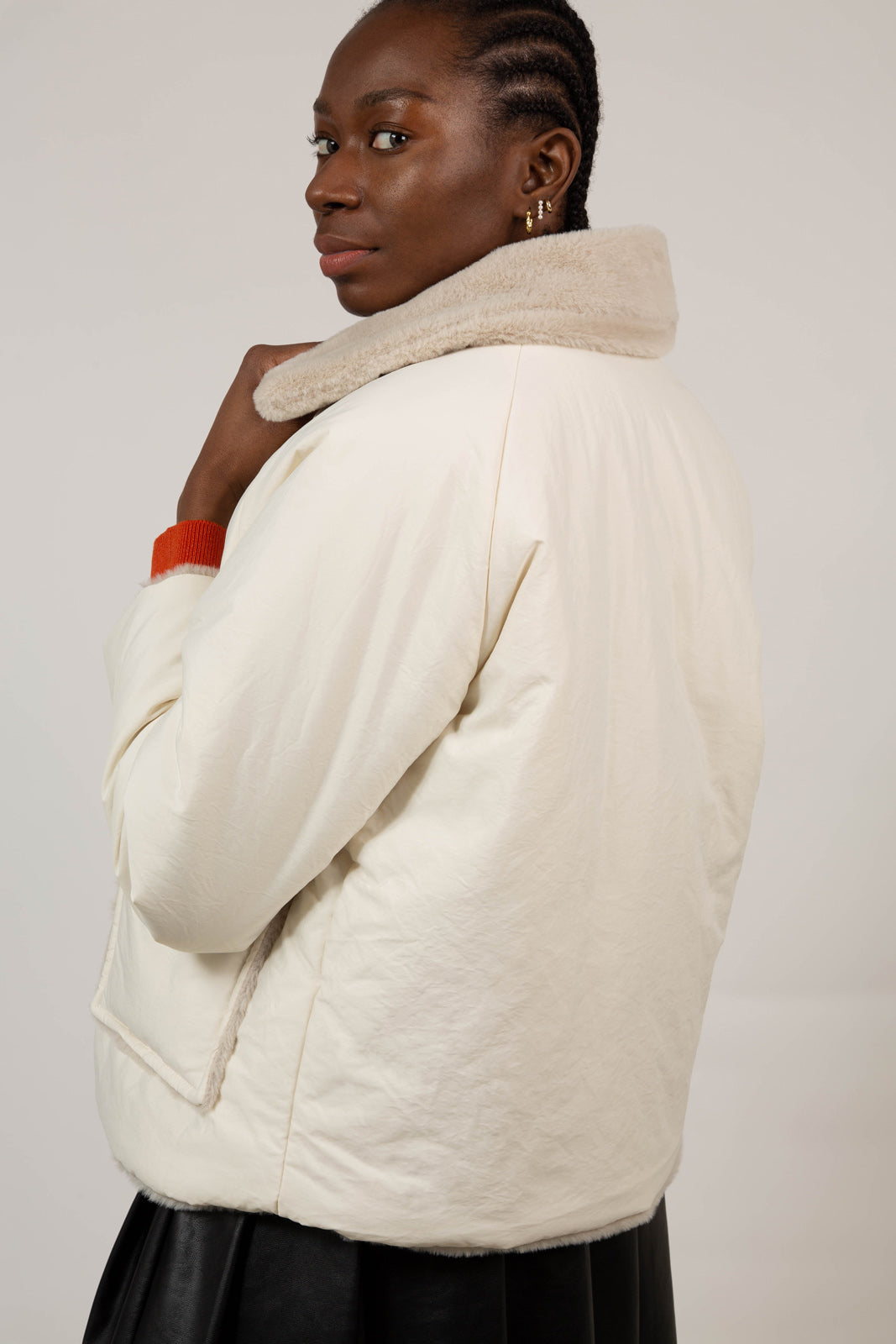 Ivory faux fur large pocket reversible coat_3