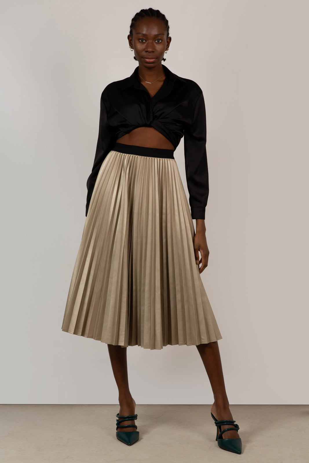 Beige vegan leather pleated midi skirt_3