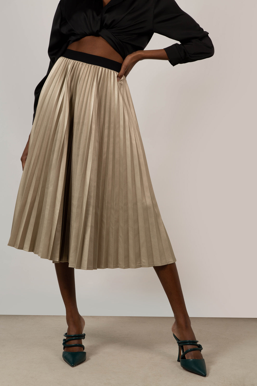 Beige vegan leather pleated midi skirt_1