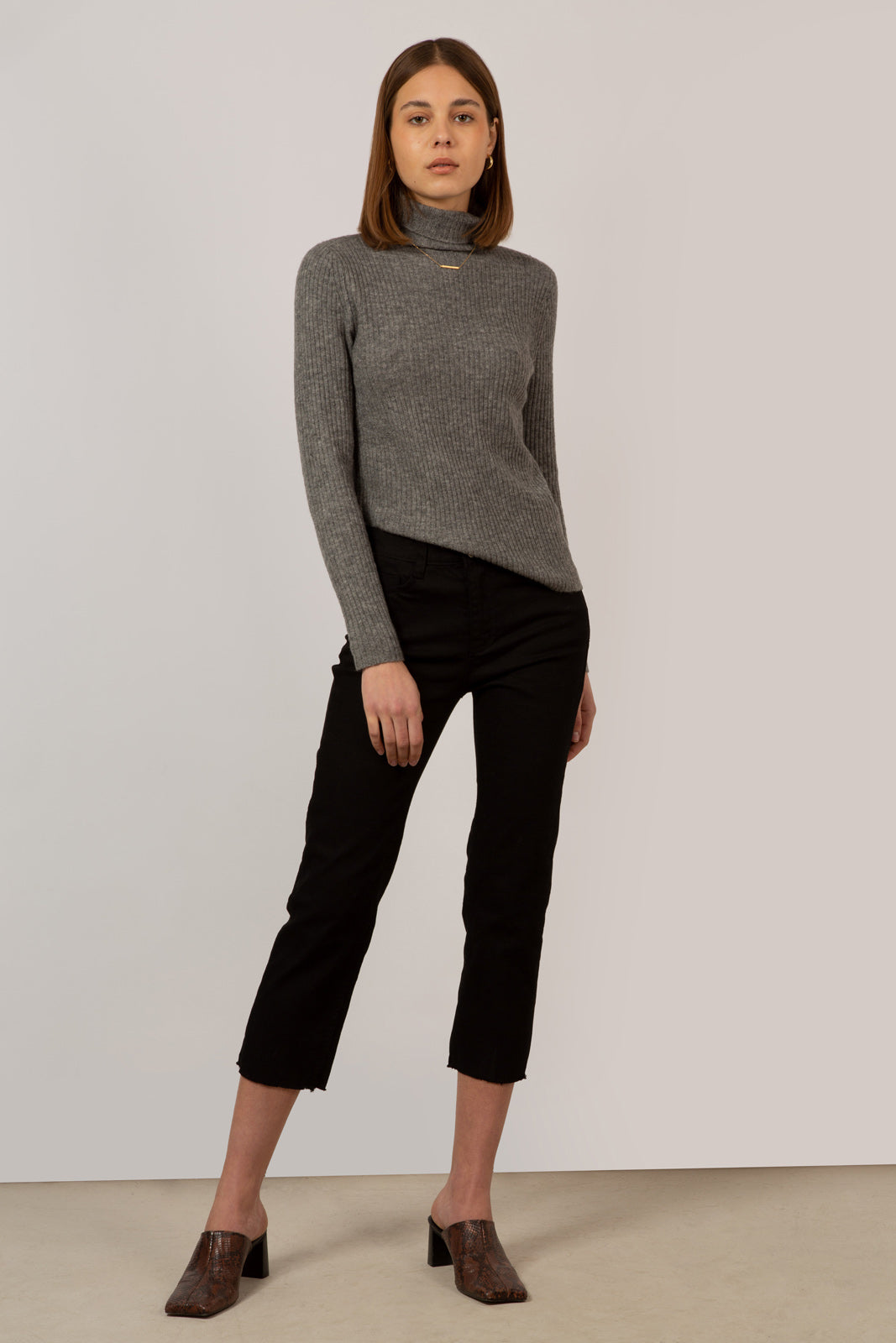 Pale grey ribbed wool blend turtleneck_3