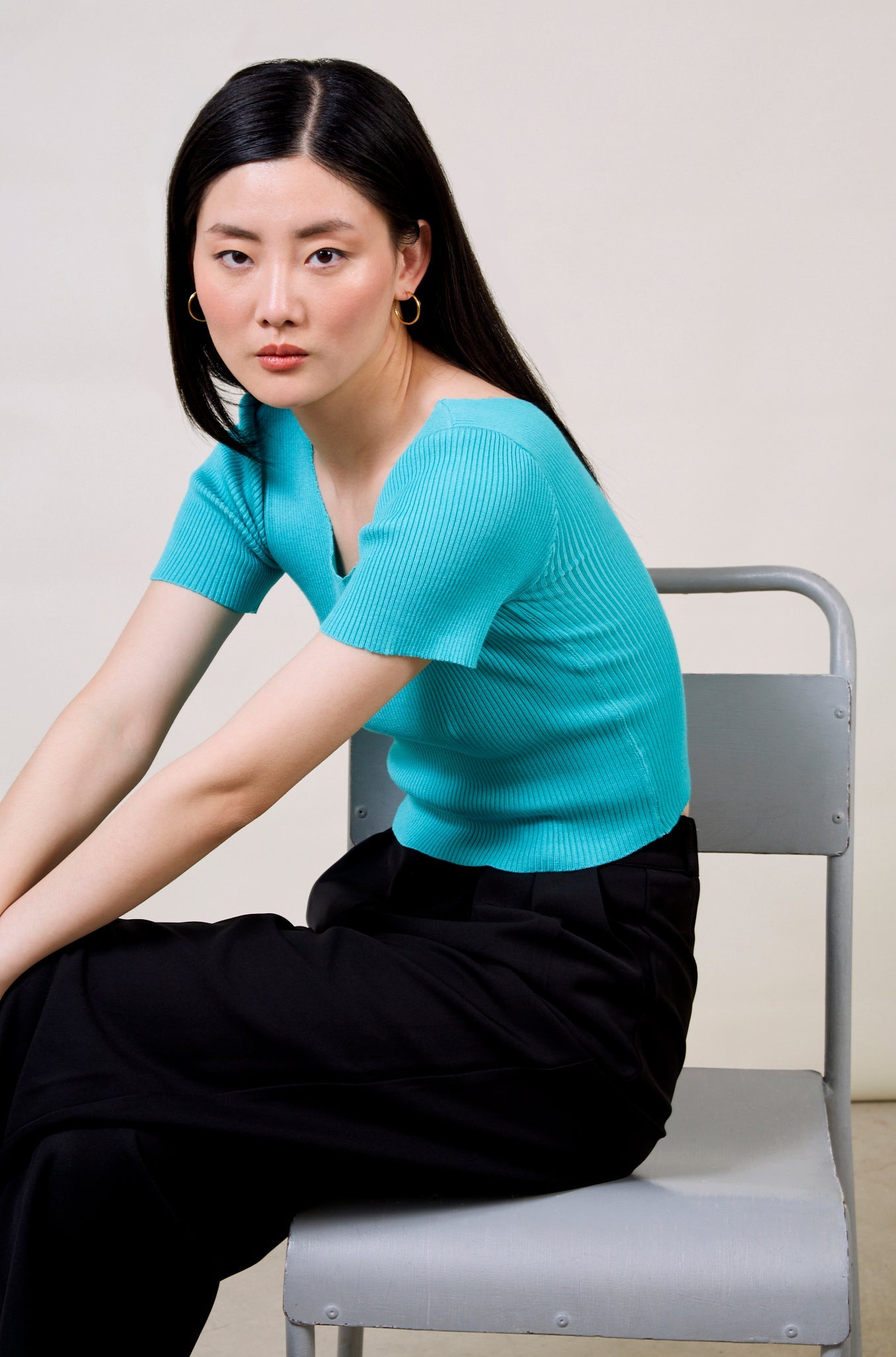 Teal V neck knit tee_1