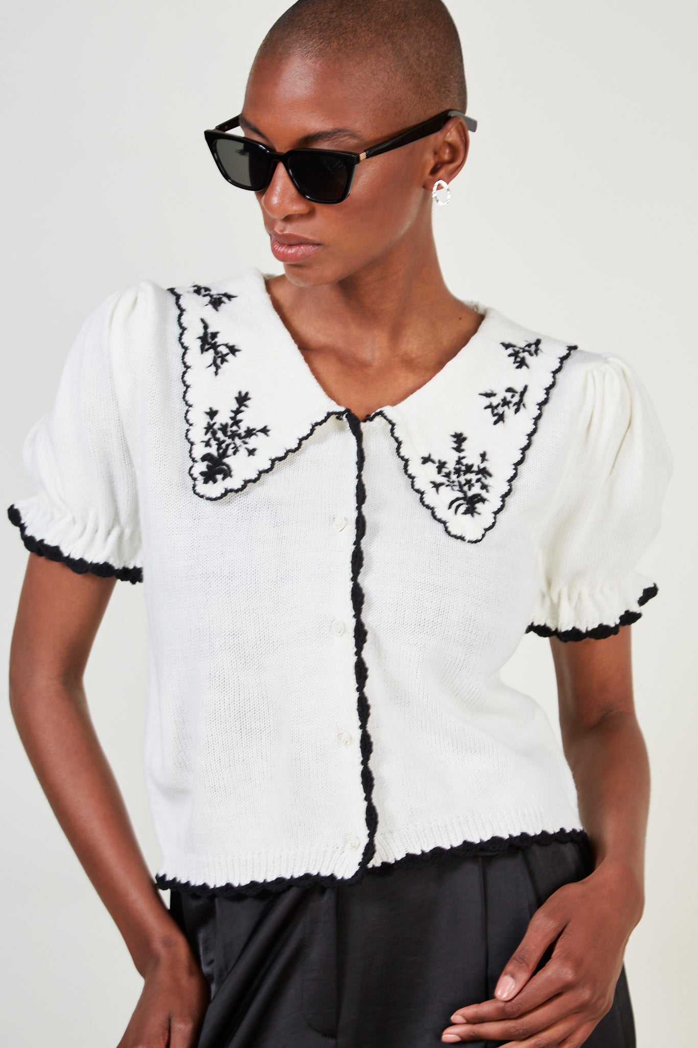 Ivory and black embroidered collar knit top_3