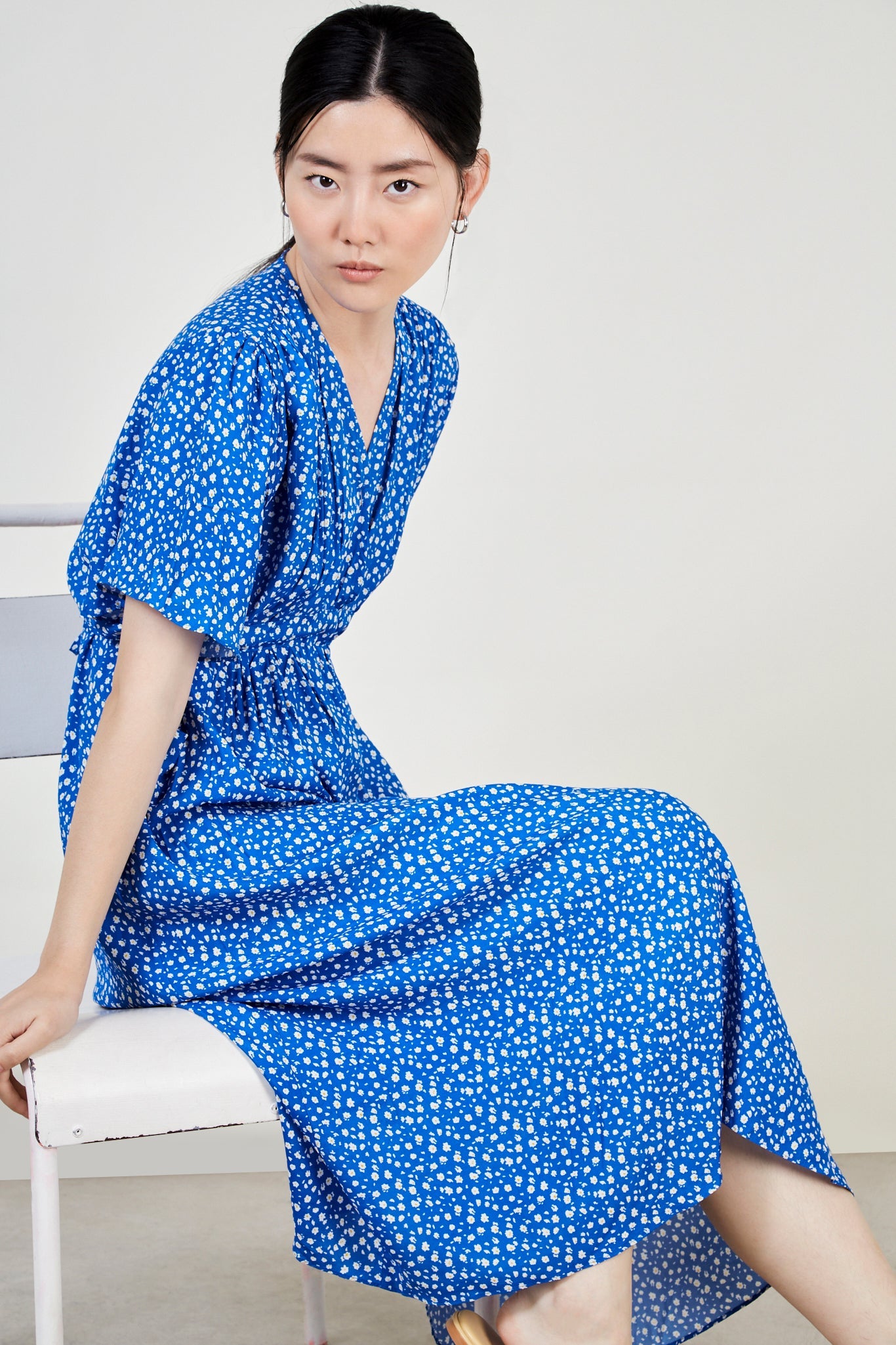 Bright blue floral print midi dress_2