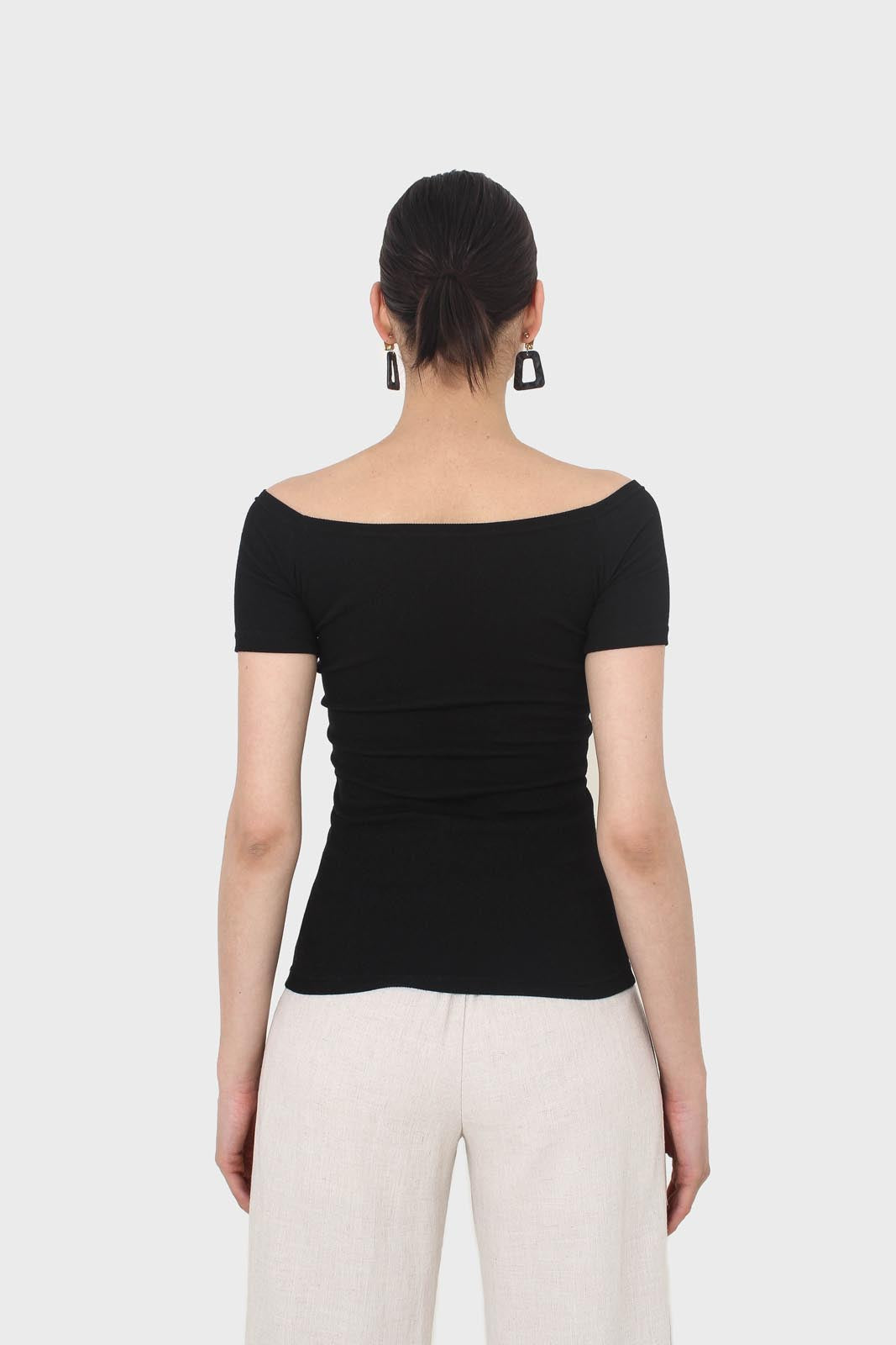 Black side shirring off shoulder tee_2