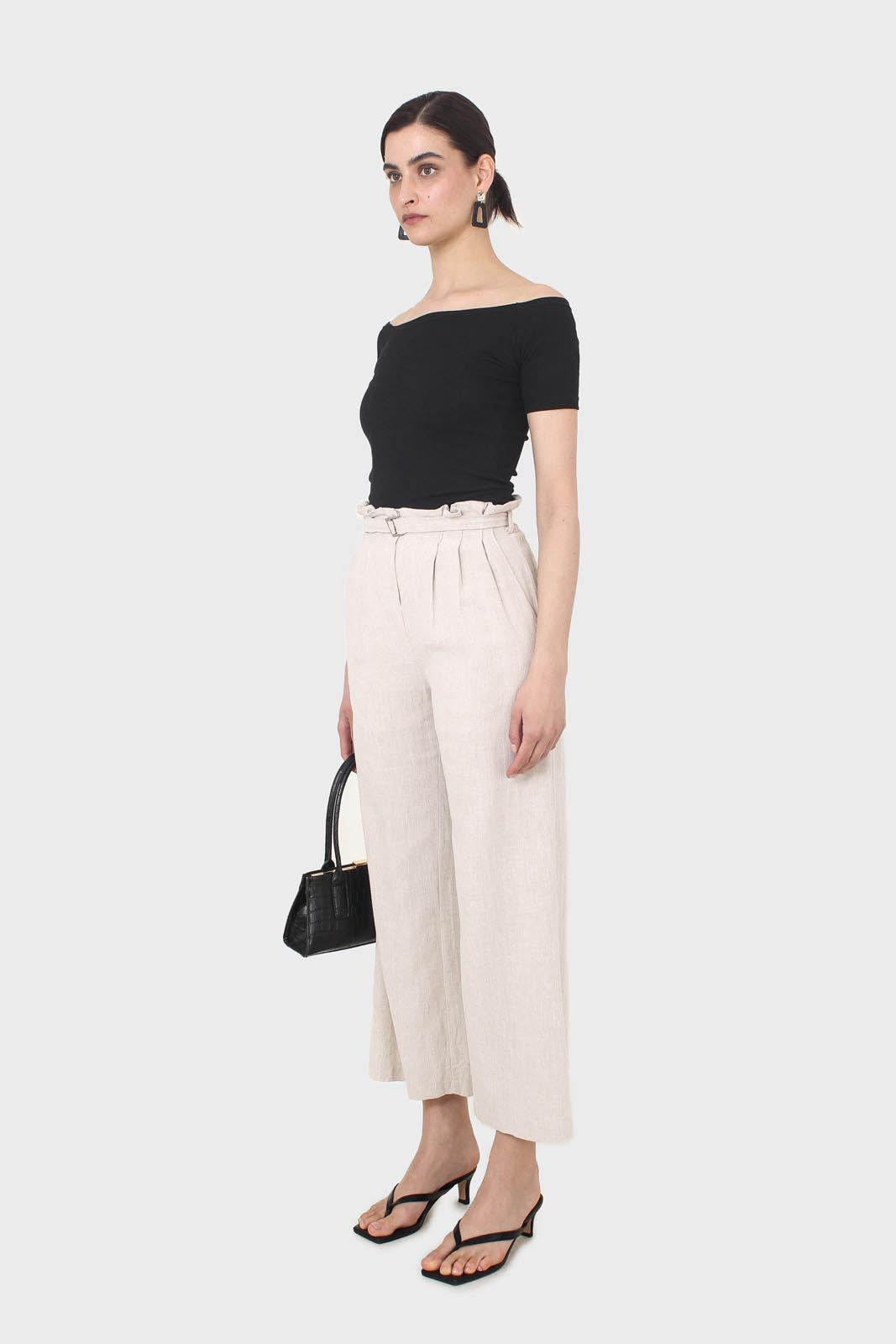 Black side shirring off shoulder tee_5