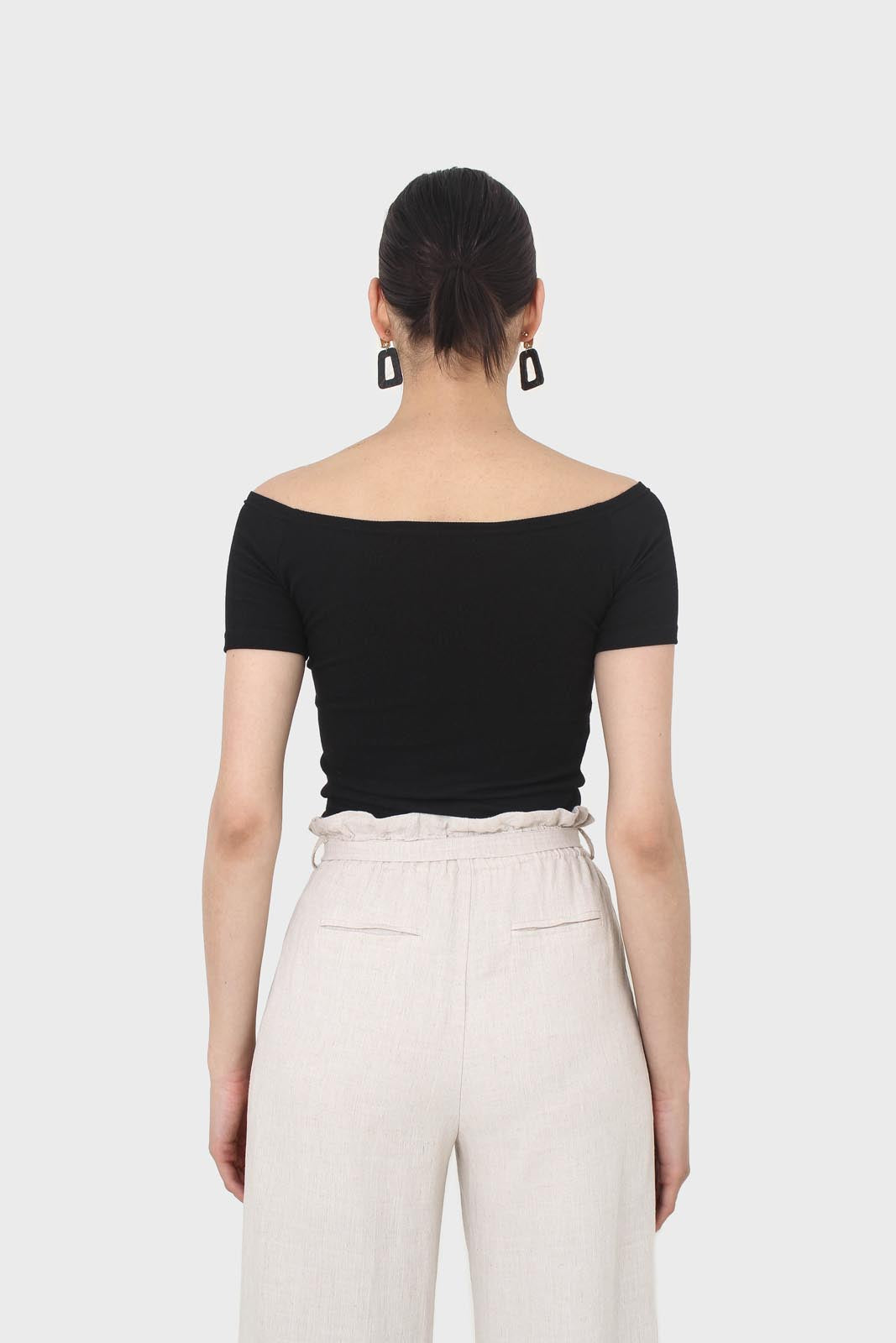 Black side shirring off shoulder tee_7