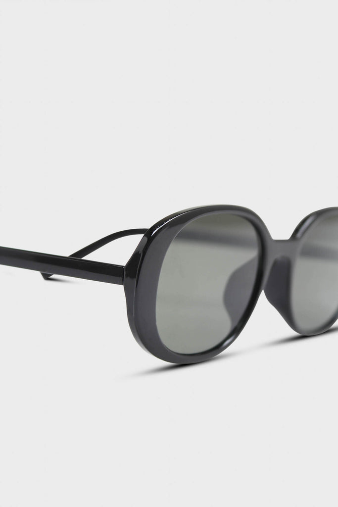 All black thick oval frame sunglasses_3