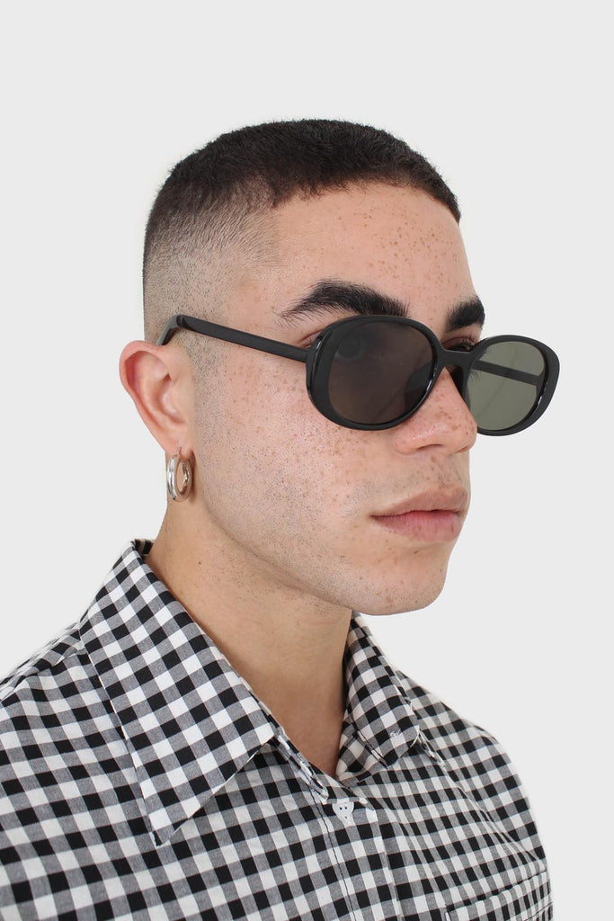 All black thick oval frame sunglasses_5