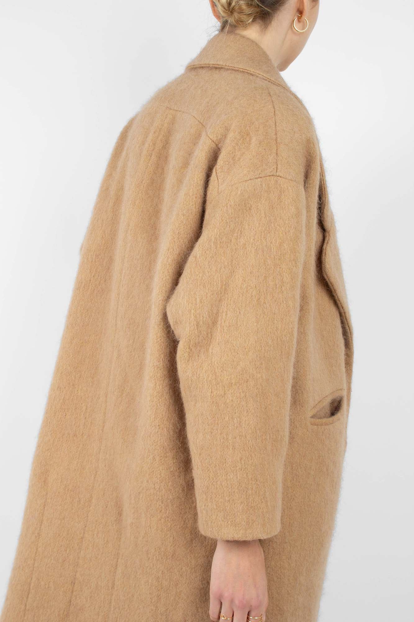 Camel single breasted oversized slit pocket coat_3