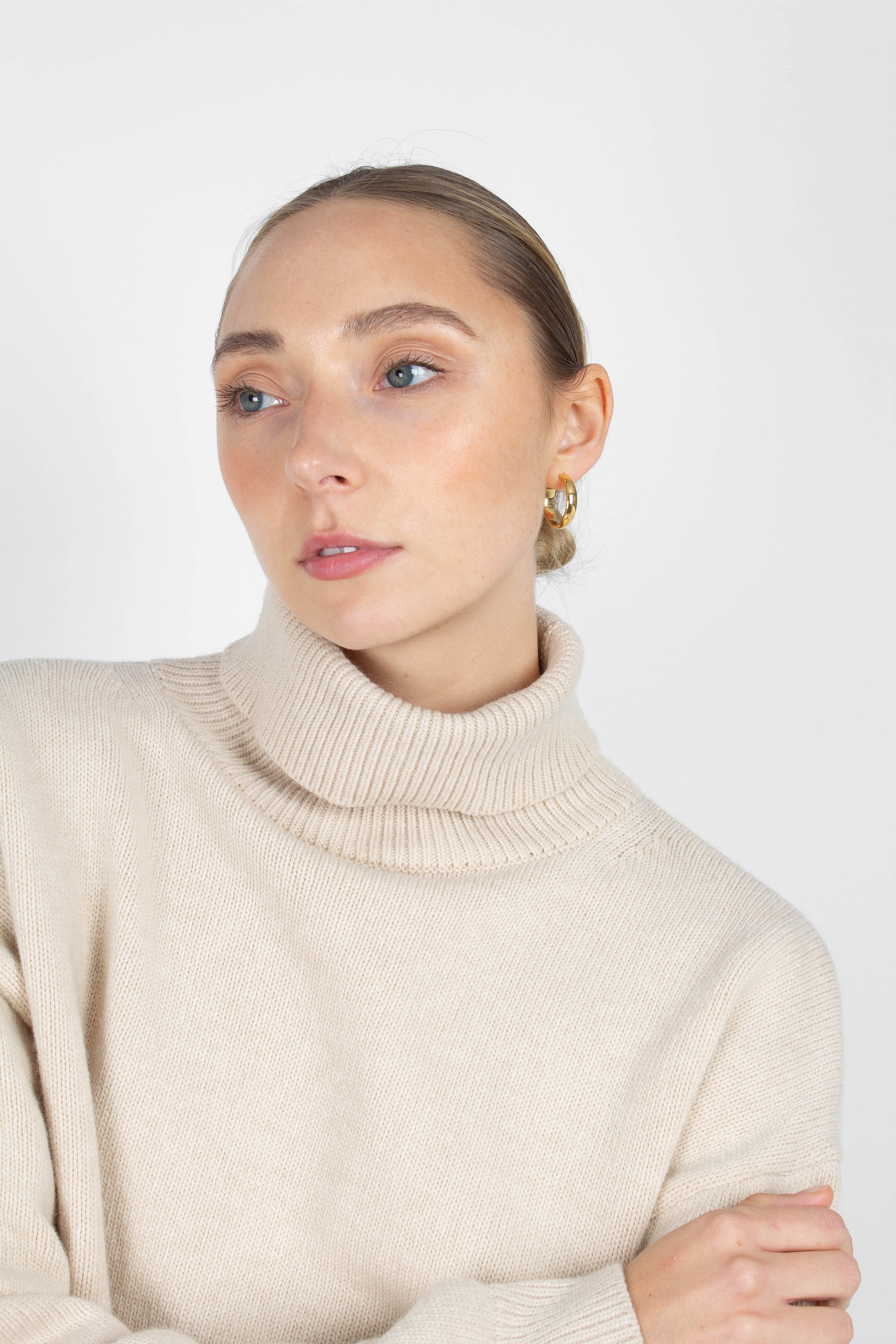 Ivory oversized wool turtleneck jumper_10