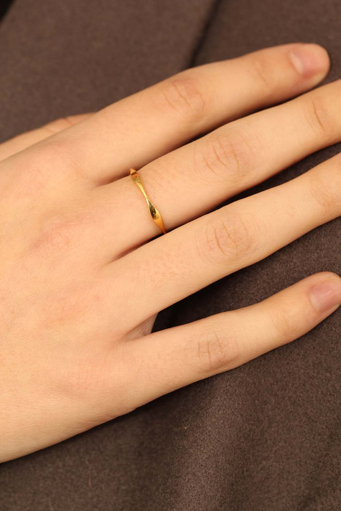 Gold waves ring_3