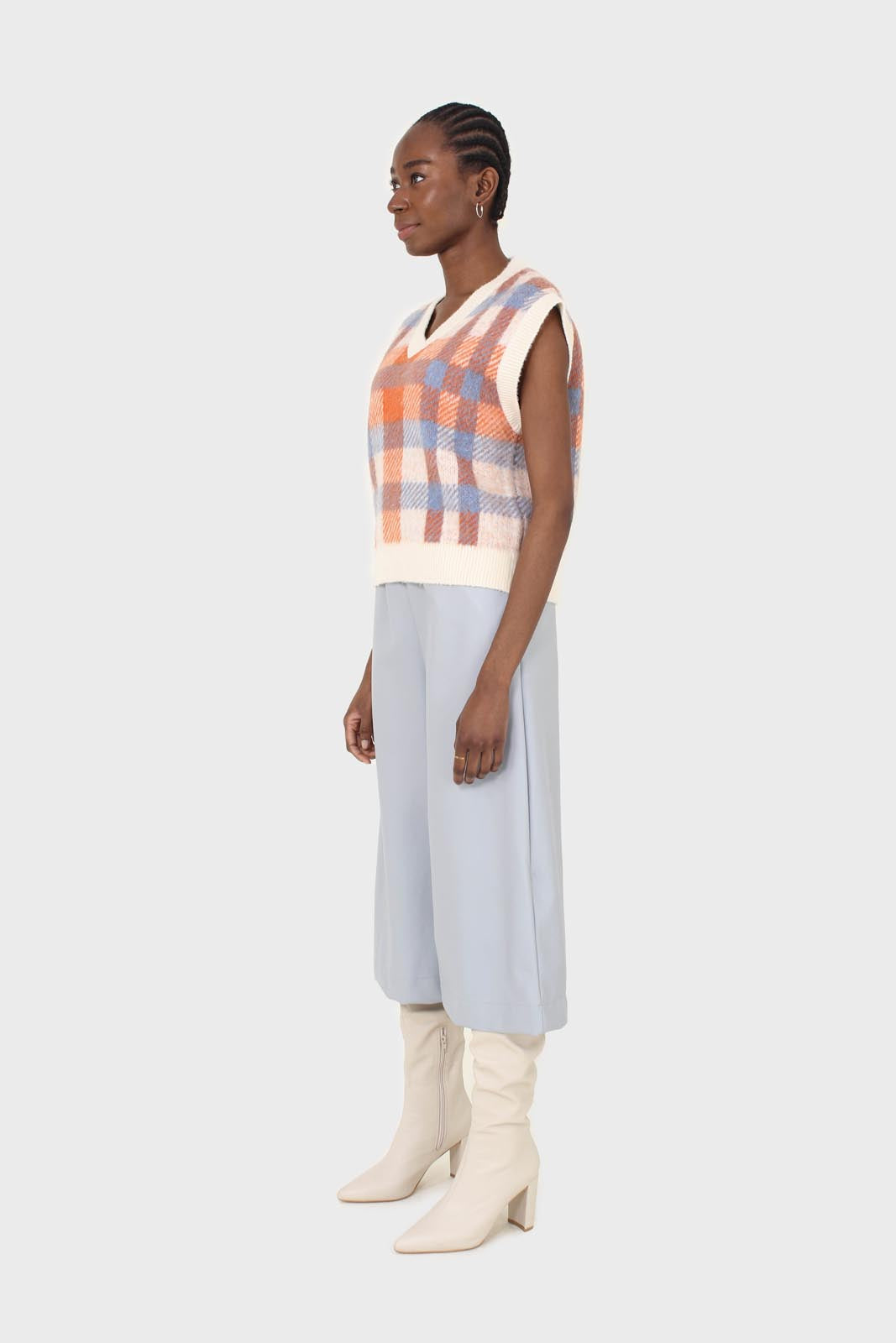 Light blue vegan leather wide leg short trousers_3