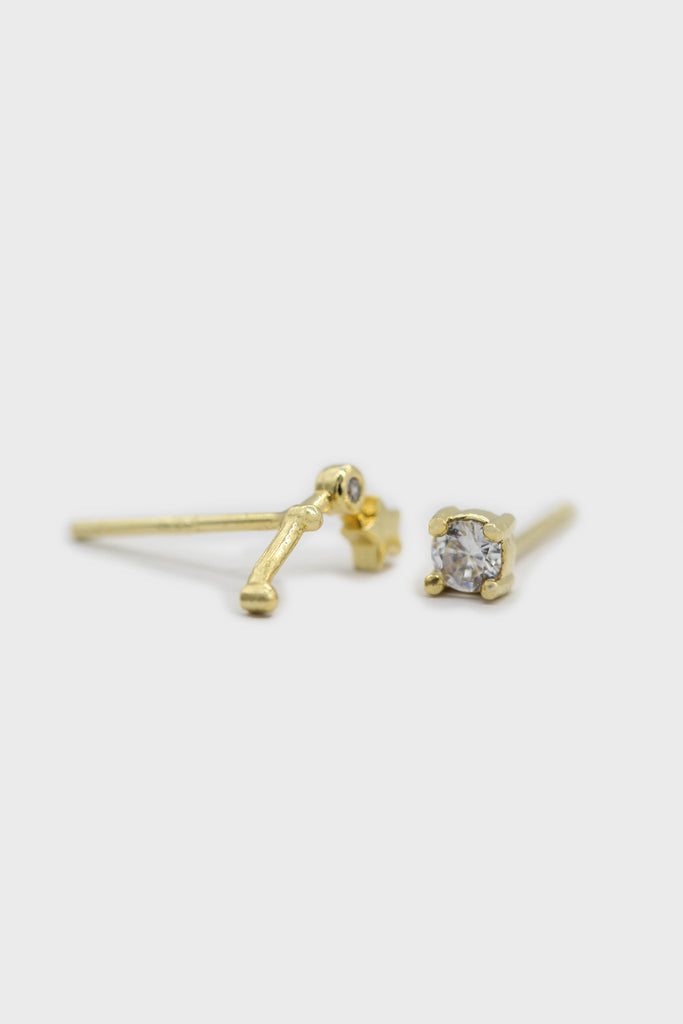 Gold birthstone zodiac earrings / Apr - Diamond_1
