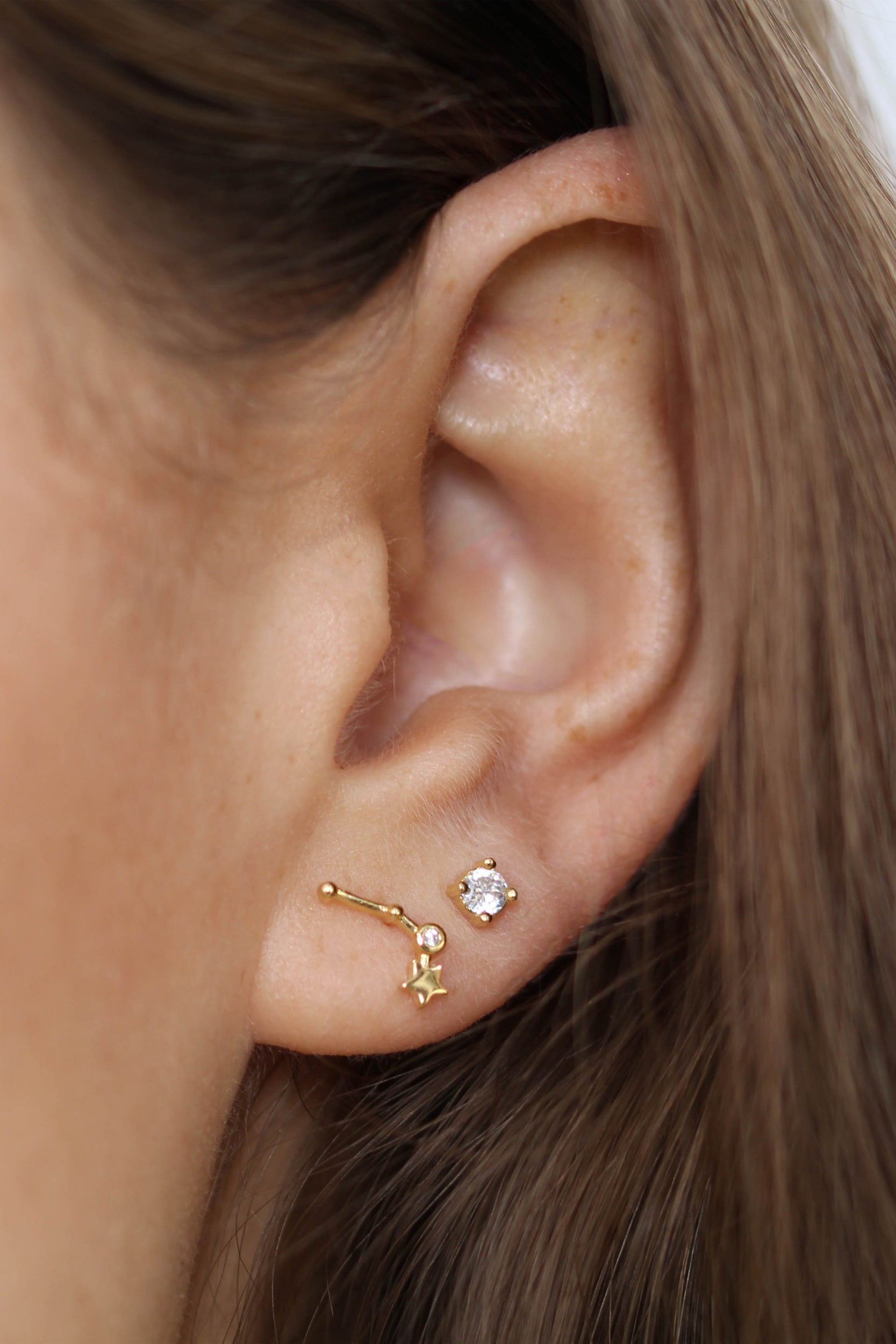 Gold birthstone zodiac earrings / Apr - Diamond_2