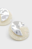 Ivory fleck and hammered silver disc earrings_1