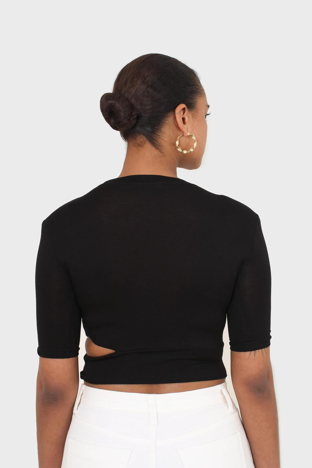 Black side slit padded shoulder tee_2