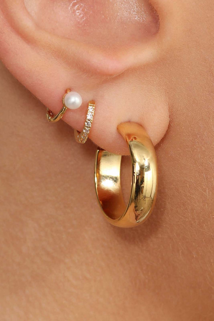 Gold simple pave huggie earrings - 5.5mm_2