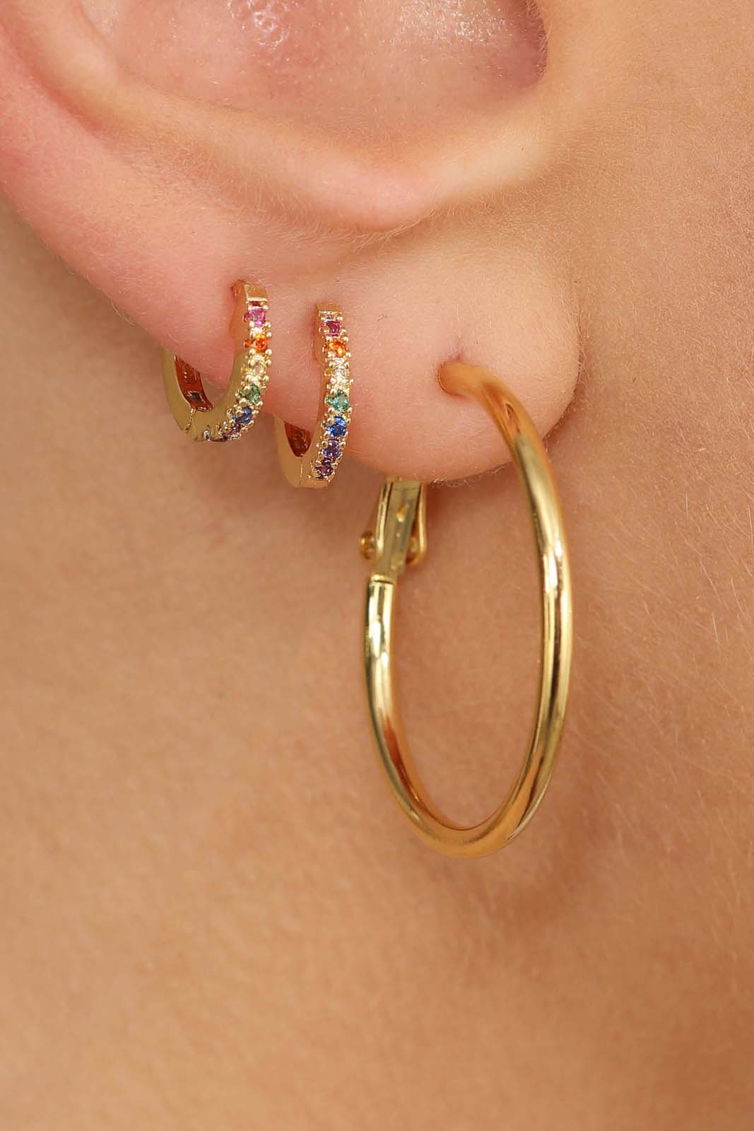 Gold rainbow pave huggie earrings - 6.5mm