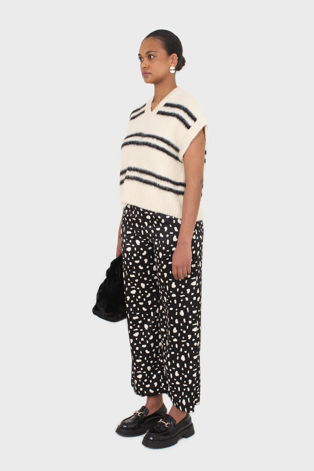 Black and white blotch print satin loose fit trousers_3