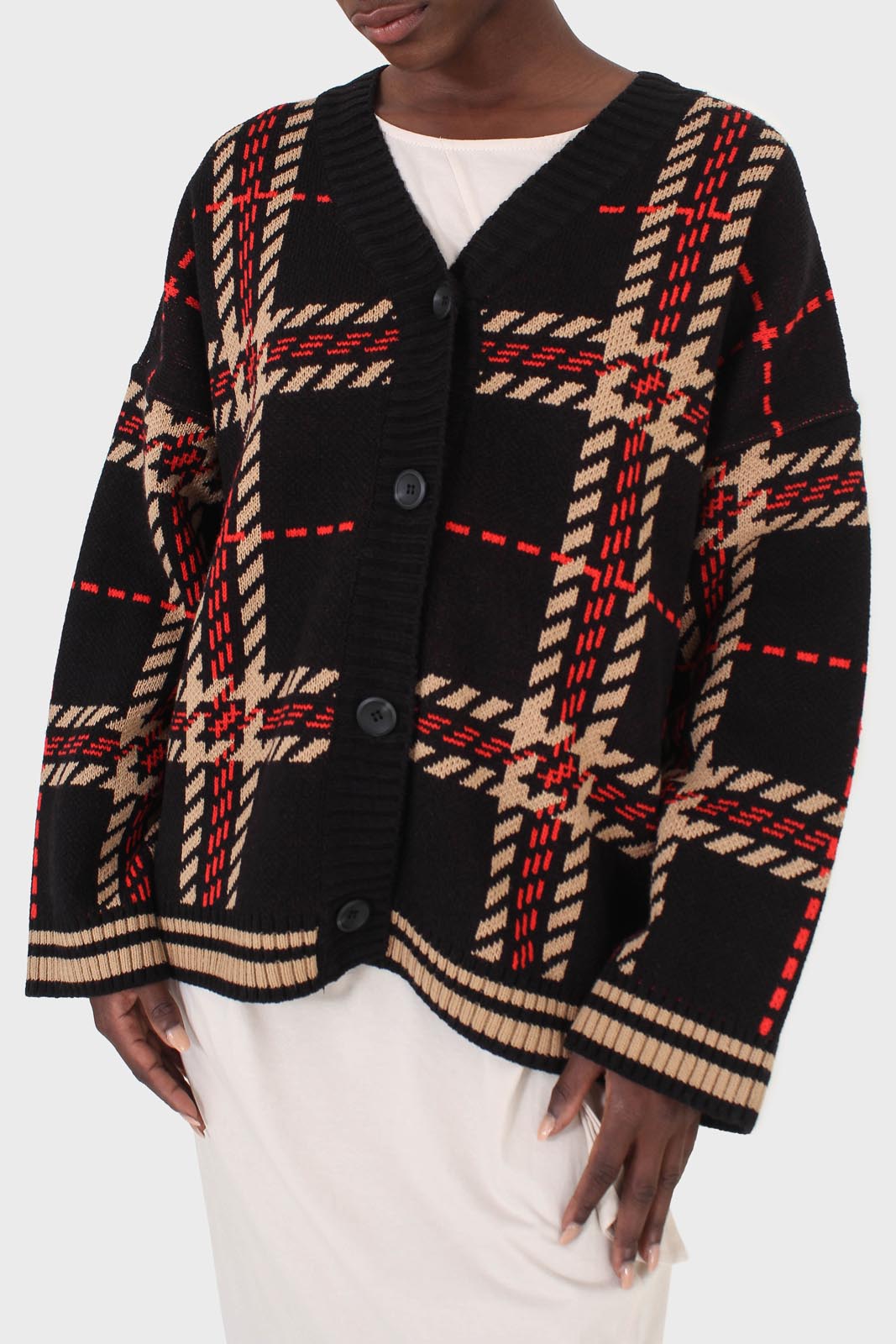 Black and beige bold checked cardigan_8