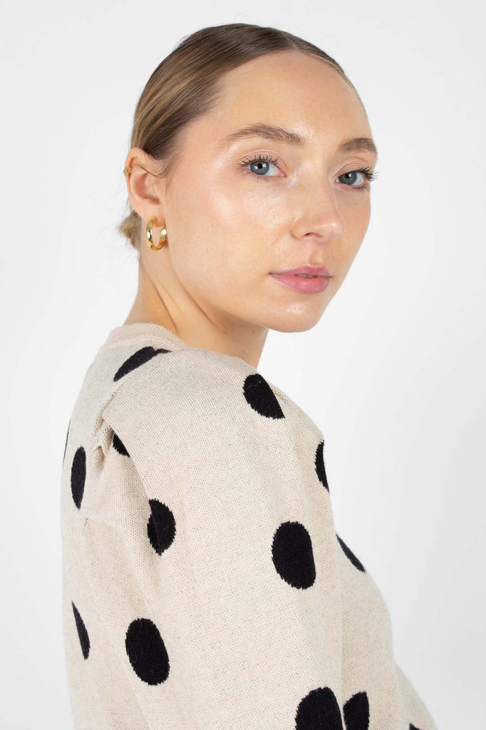 Beige and black polka dot puff sleeved jumper_4