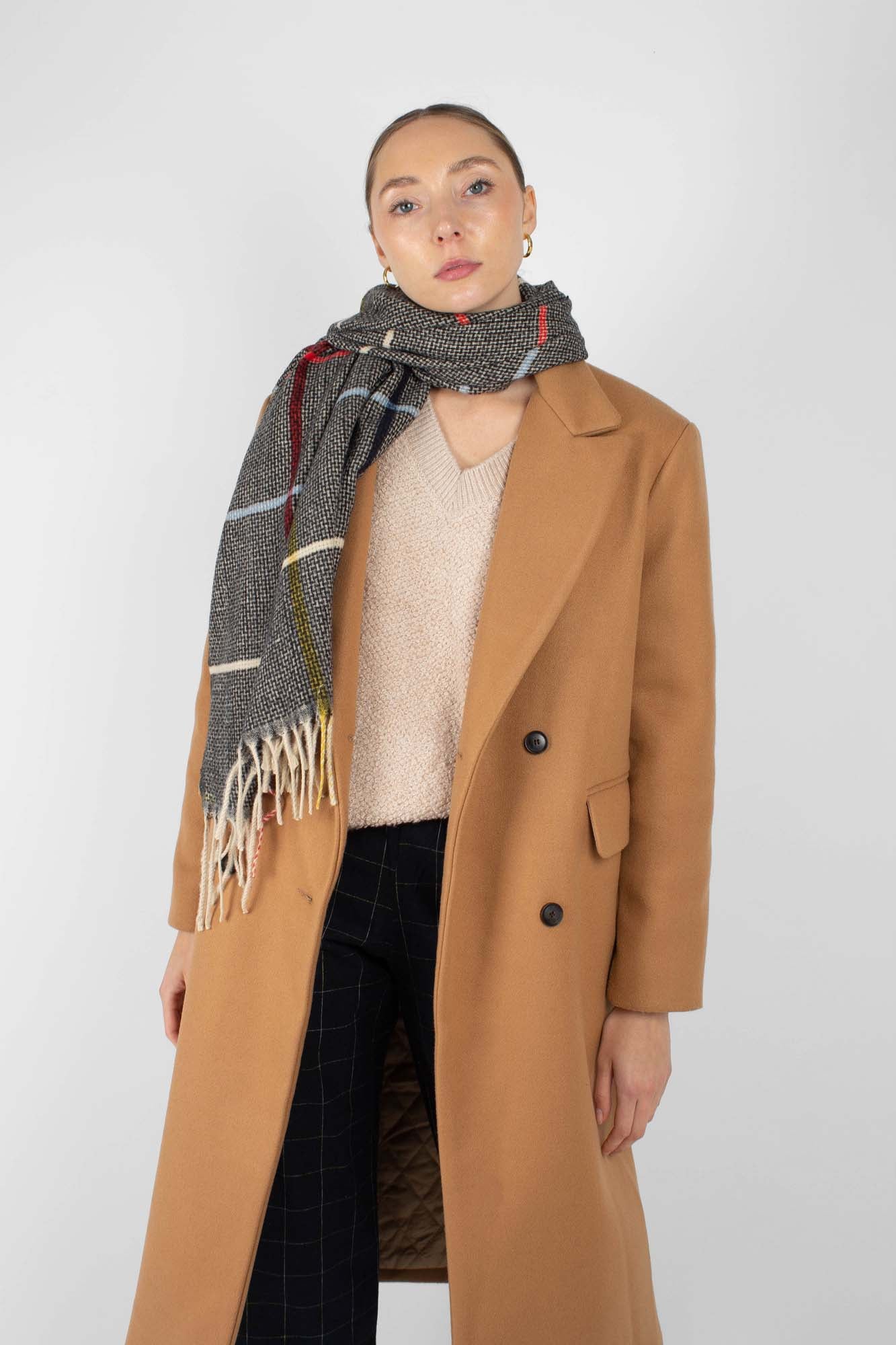 Ivory poodle textured V-neck jumper_5