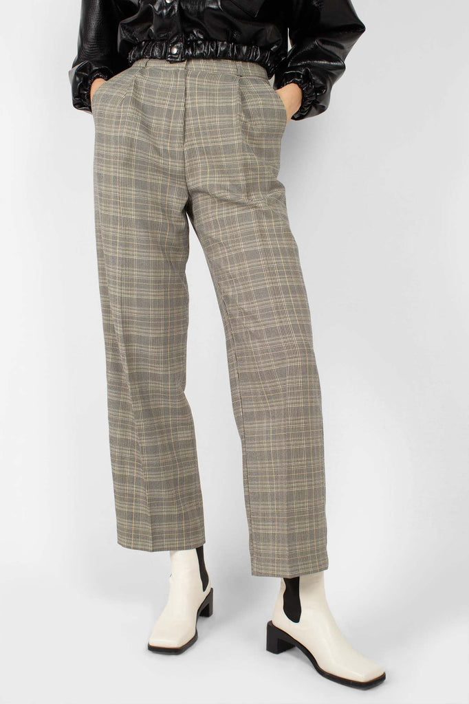 Grey checked high waisted loose fit trousers_1