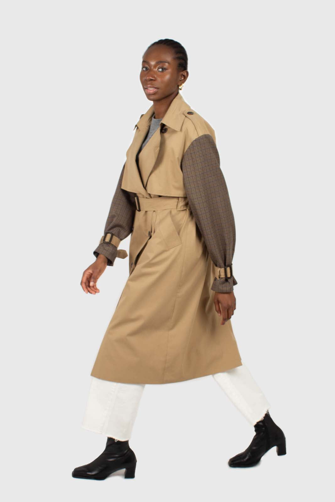 Beige and brown checked sleeve trench coat_6