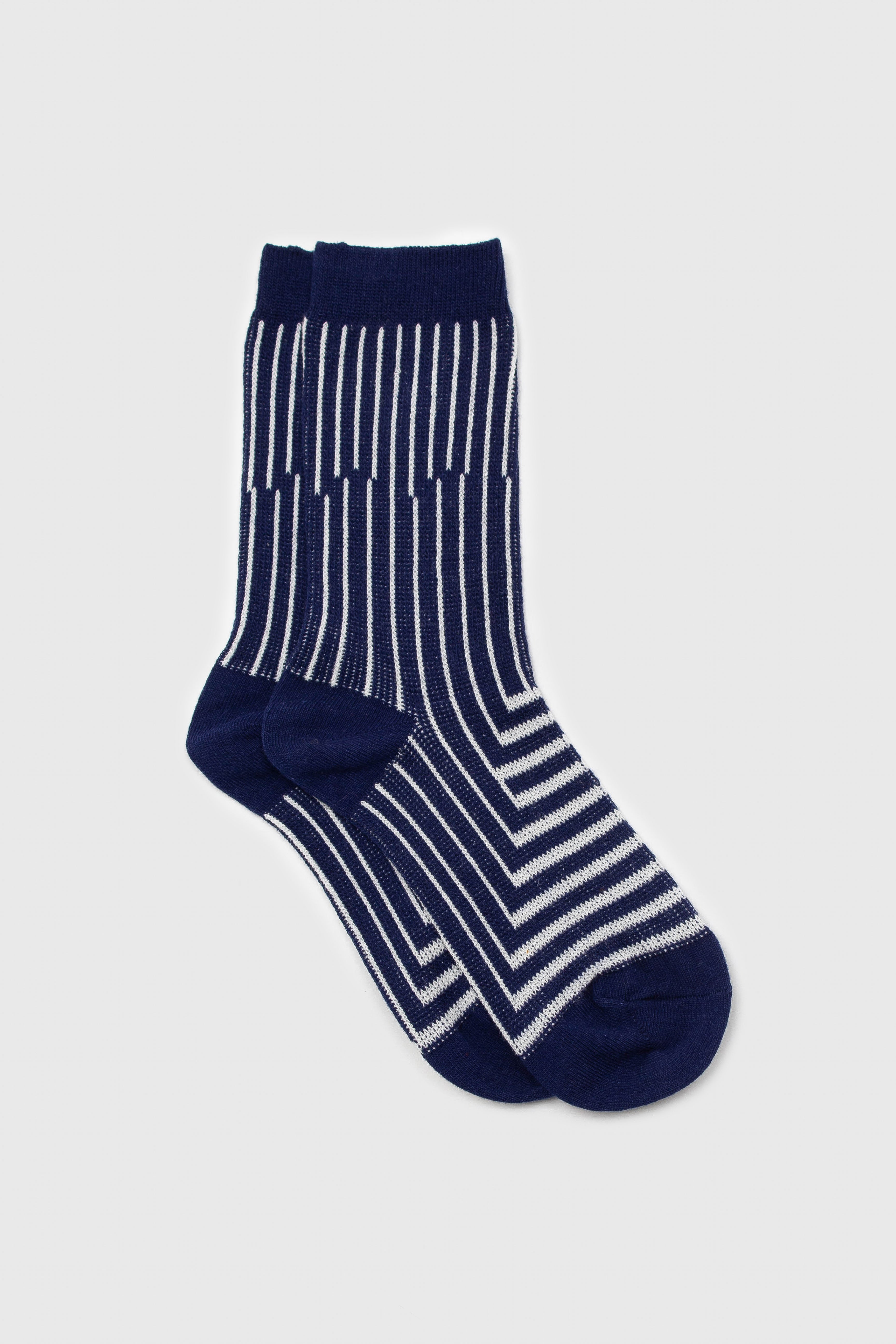 Navy and white geometric socks_1