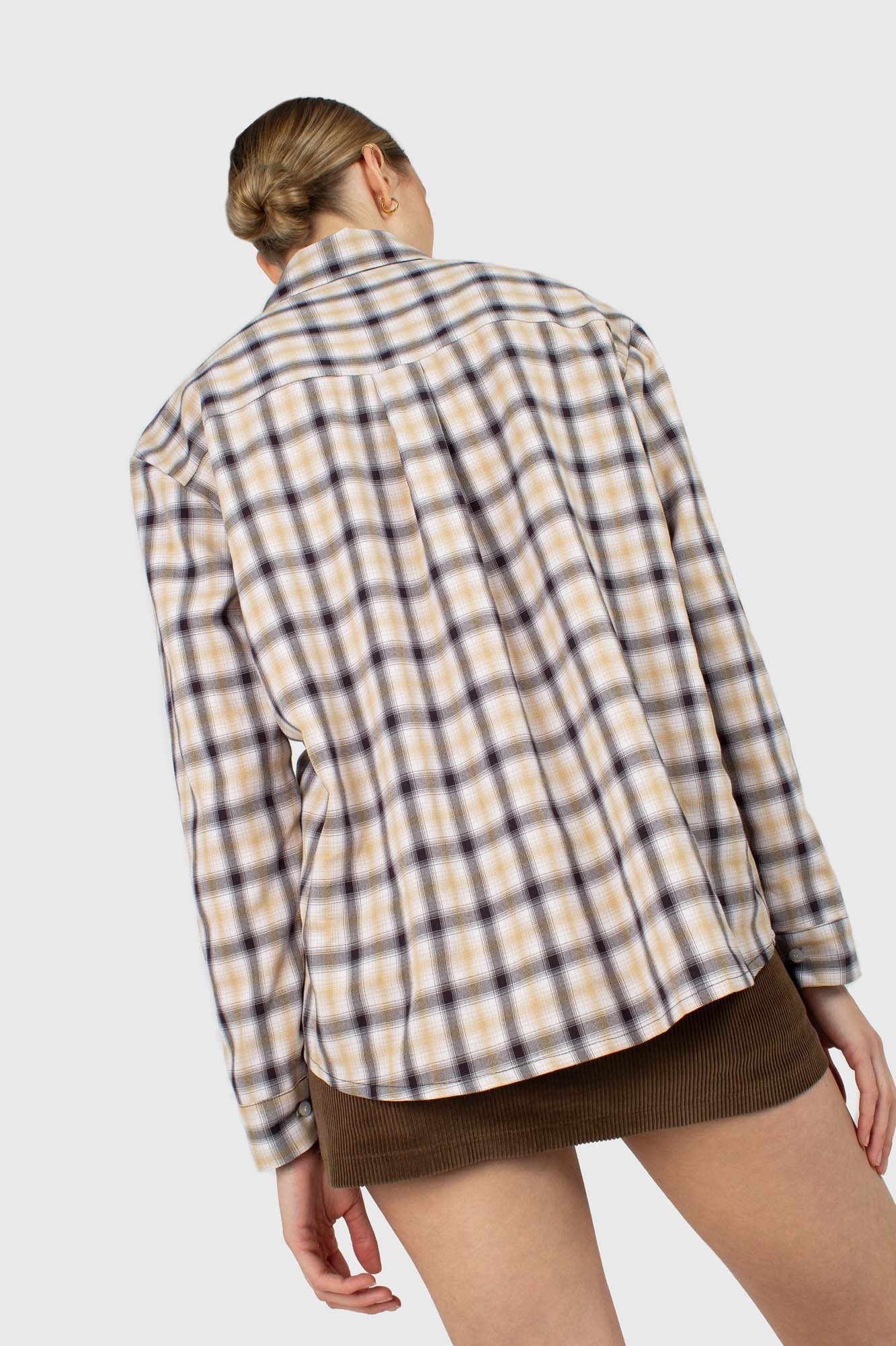 Beige and black plaid soft shirt_4