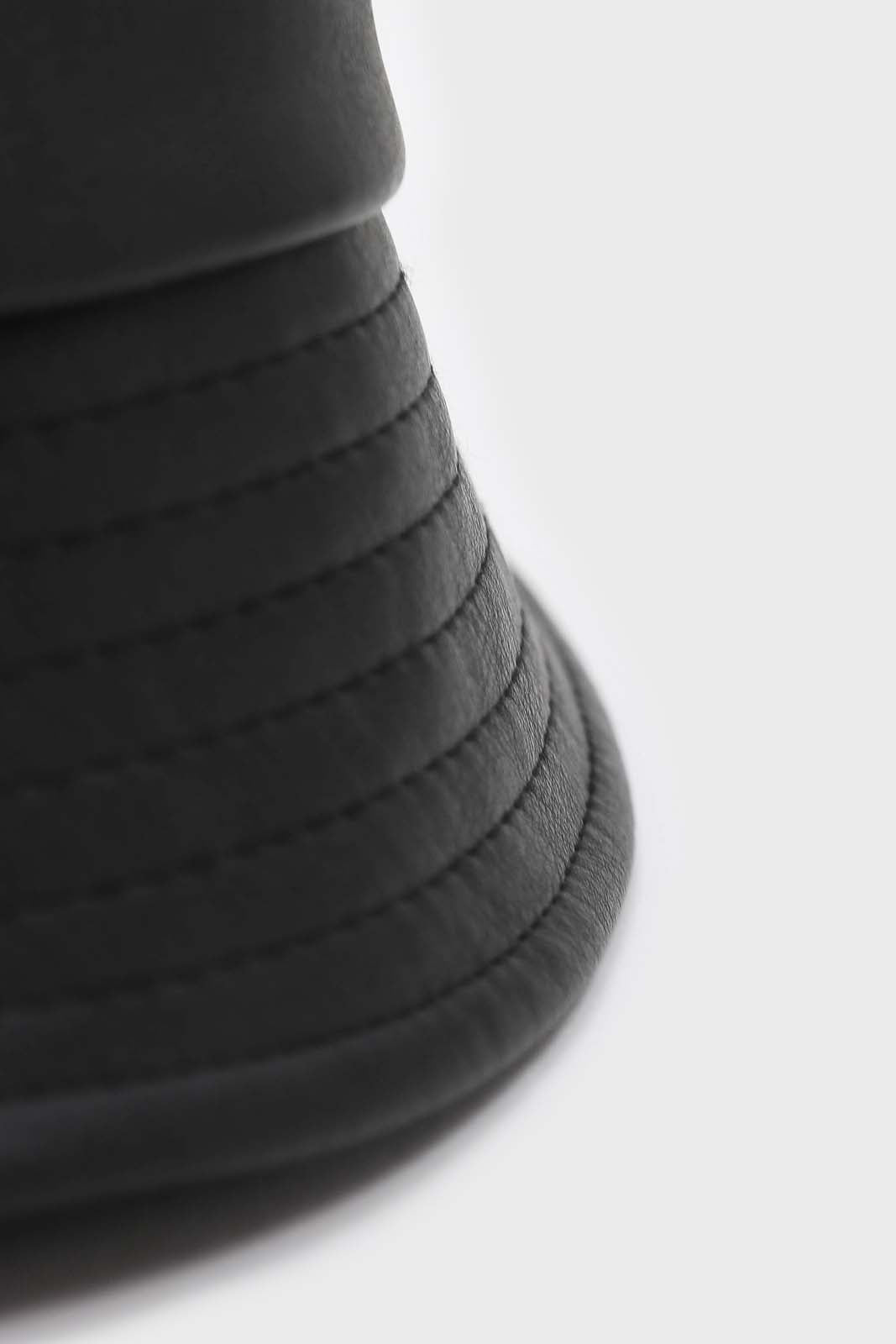 Black vegan leather bucket hat_8