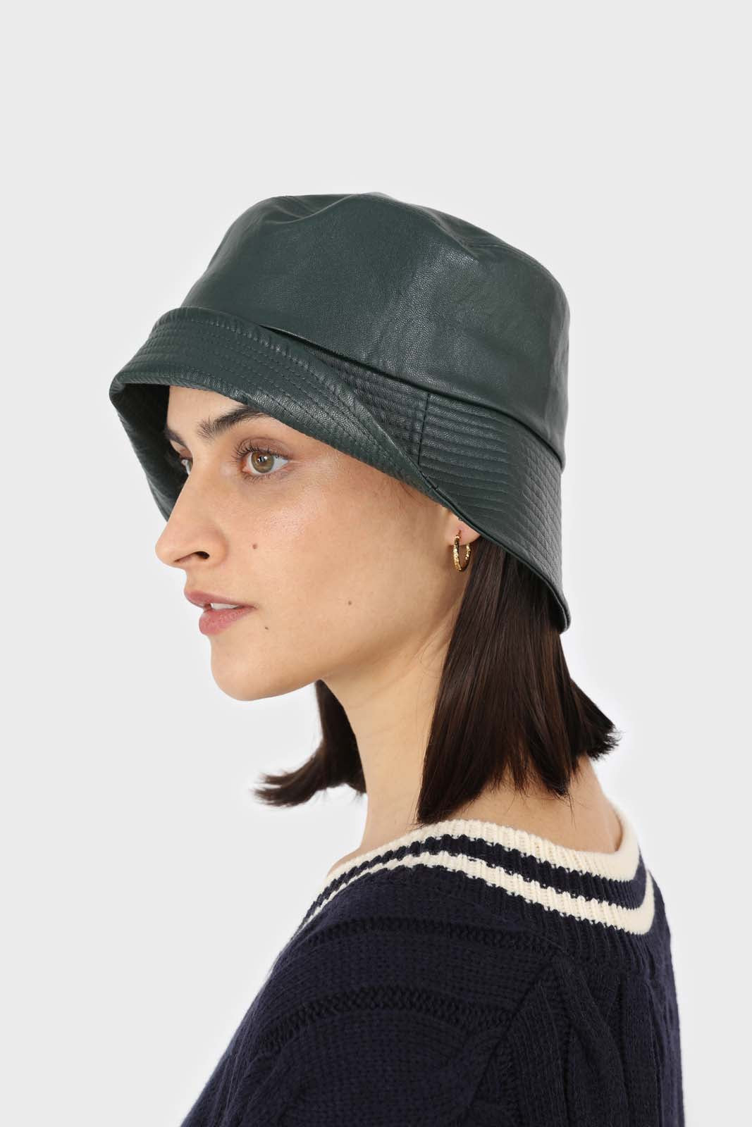 Green vegan leather bucket hat_5