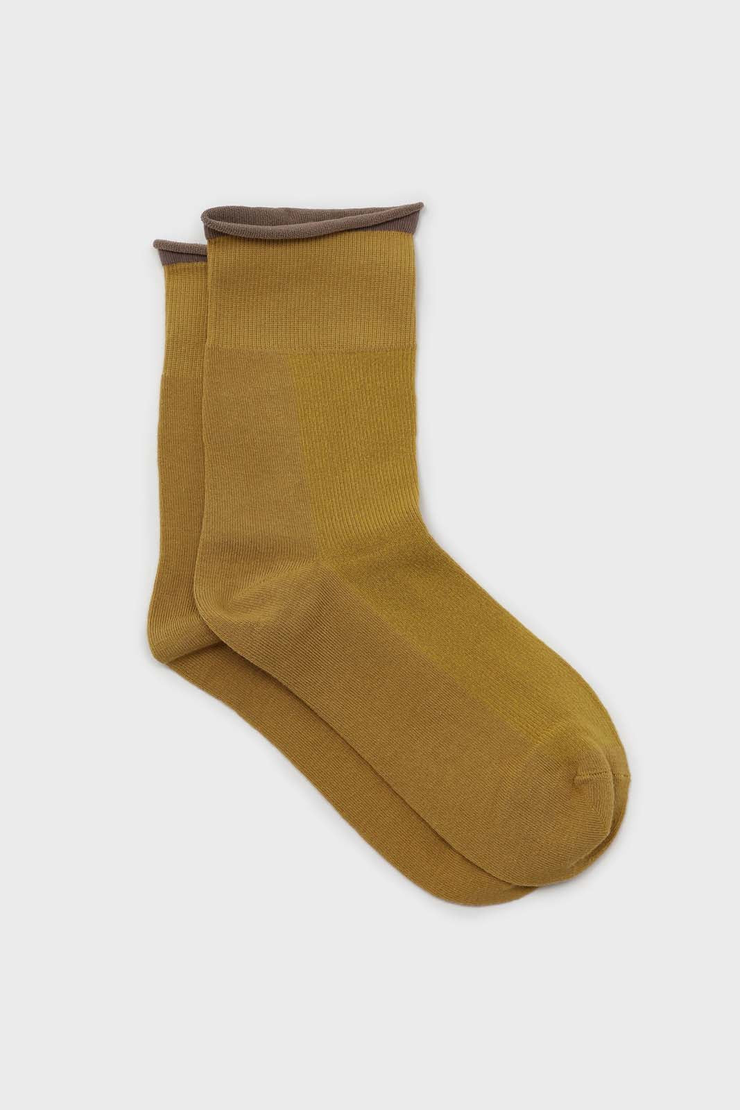 Yellow and beige rolled trim socks_1