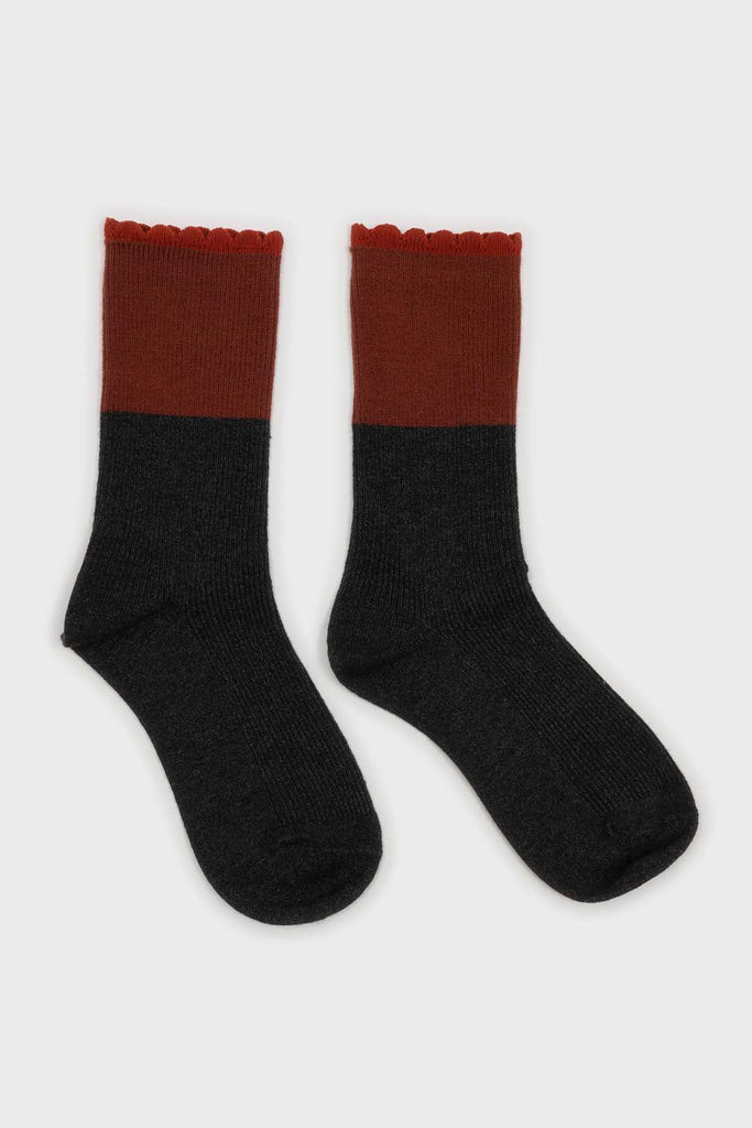Black and brown colorblock long socks_4