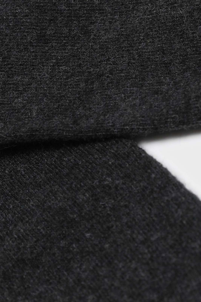 Charcoal smooth wool long socks_4