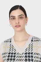 Beige and khaki checked knit vest_6