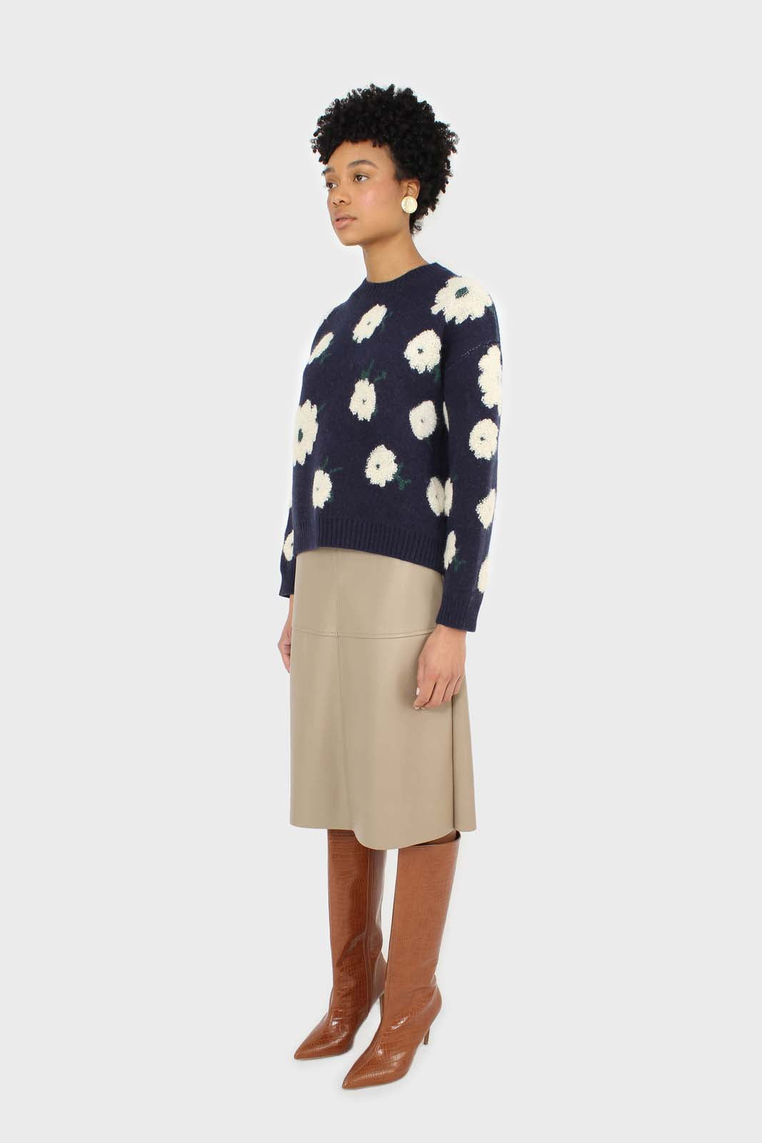 Navy and white floral crew neck jumper_4