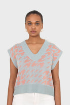 Blue and pink giant houndstooth sweater vest_5