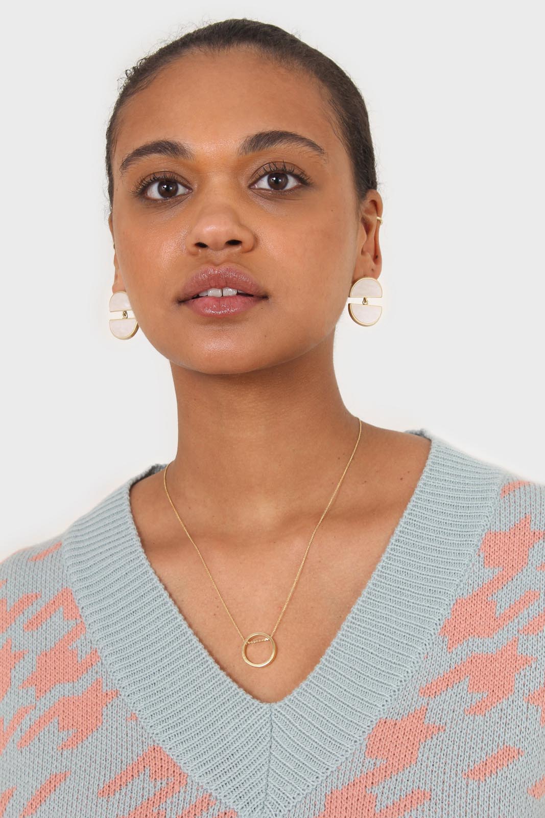 Blue and pink giant houndstooth sweater vest_6