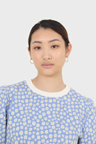 Blue and white daisies short puff sleeved top_4