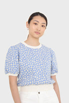 Blue and white daisies short puff sleeved top_1