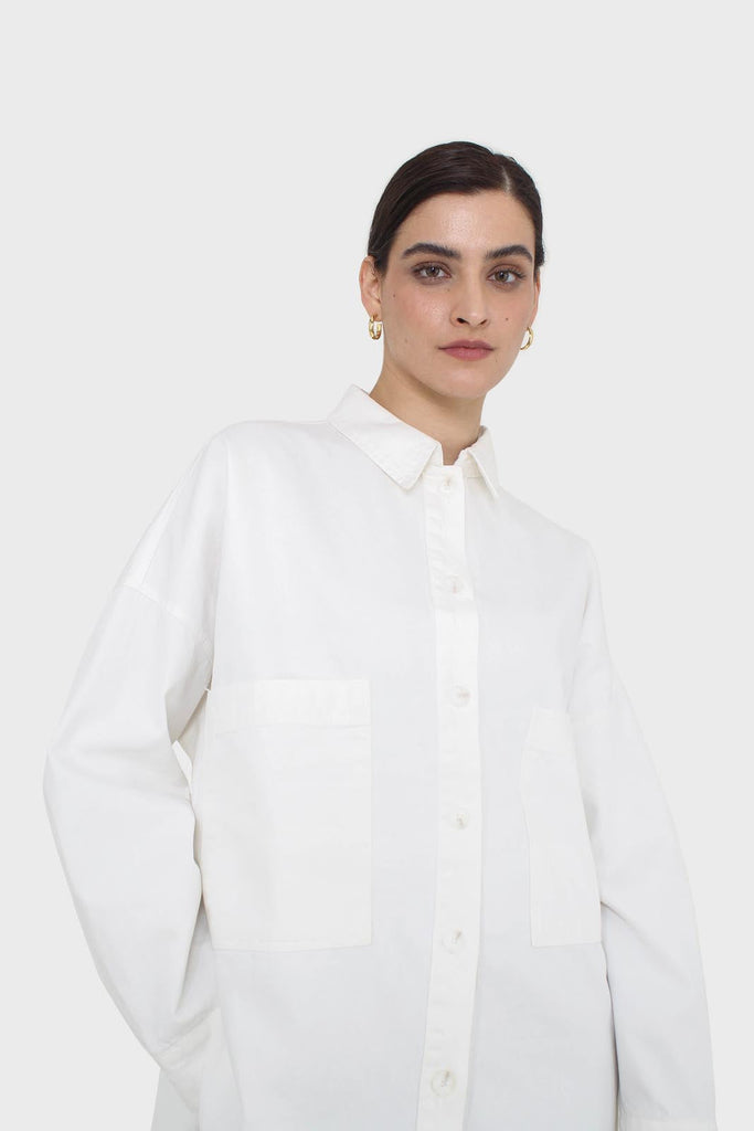 White large patch pocket oversized shirt_9