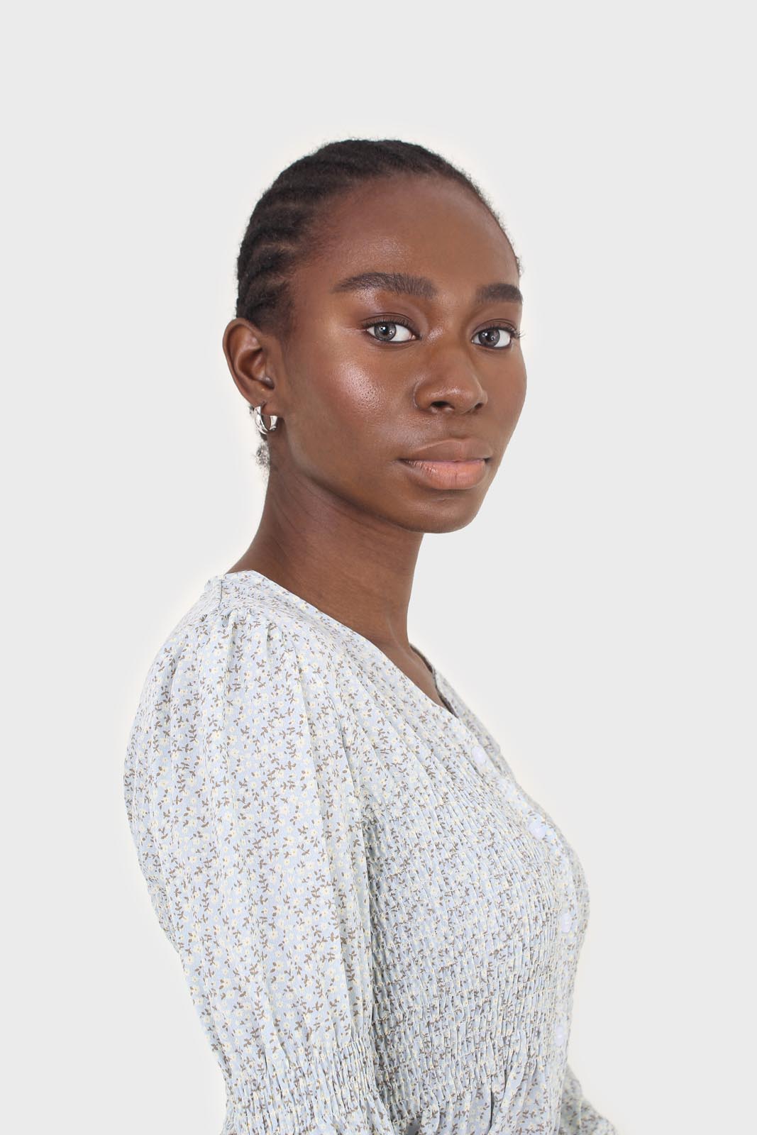 Pale blue tiny floral smocked blouse_3