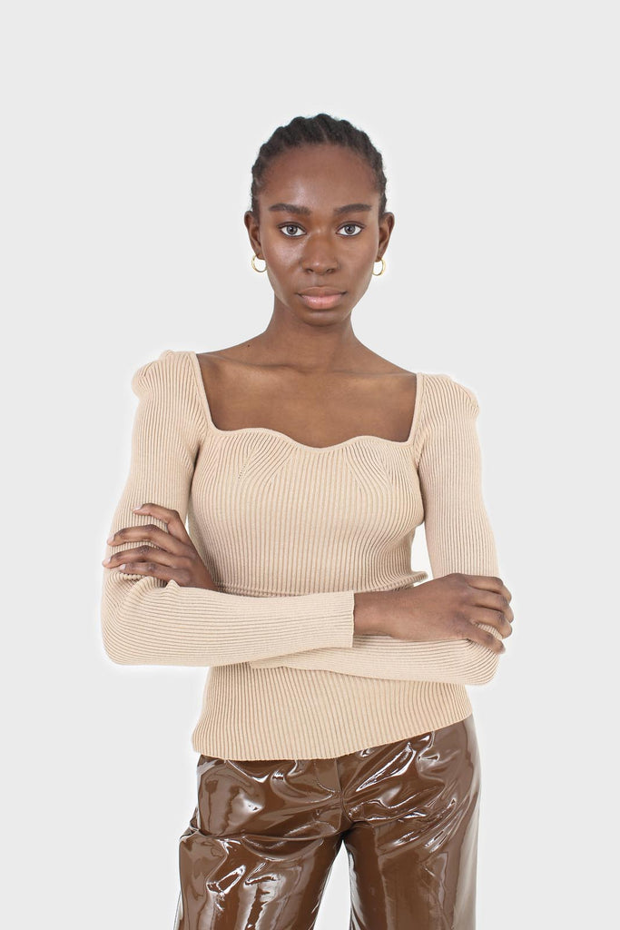 Beige wave neck bodice fitted knit top_5